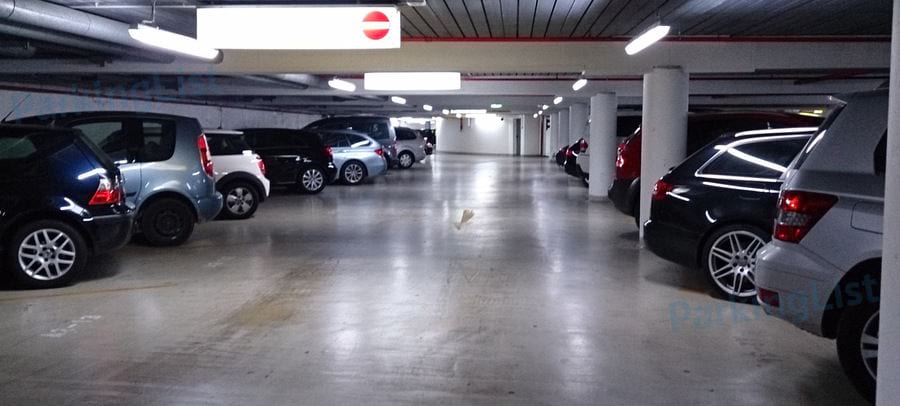 Innenansicht-2-Parkhaus Galerie Luise Hannover 