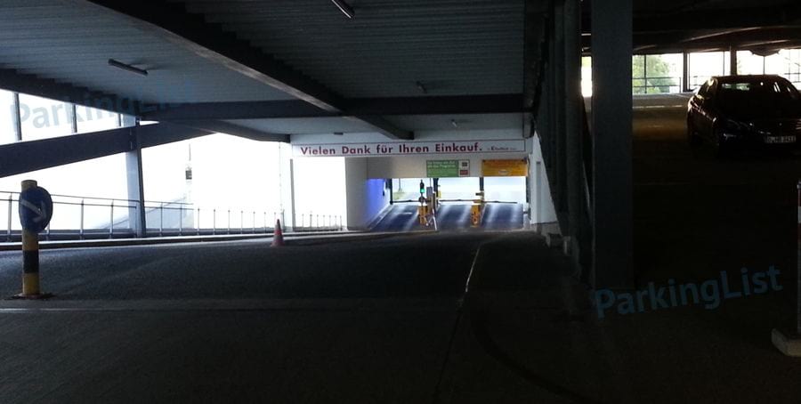 Innenansicht-3-Parkhaus Victoria Center Berlin 
