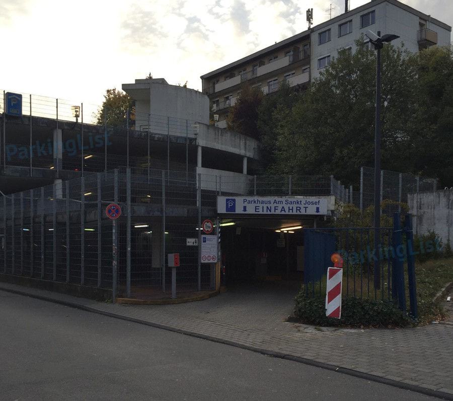 Außenansicht 1 - Parkhaus Bergstrasse Sankt Josef Krankenhaus Wuppertal 