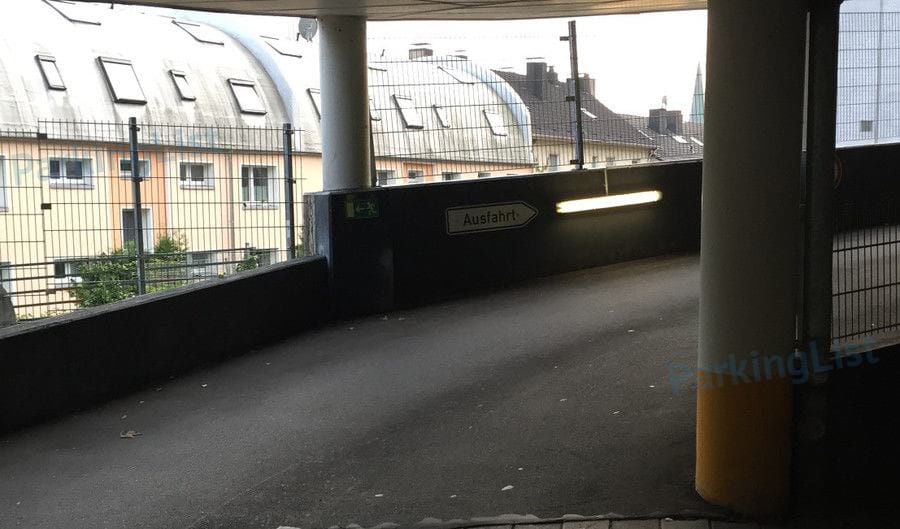 Auffahrt - Parkhaus Bergstrasse Sankt Josef Krankenhaus Wuppertal 