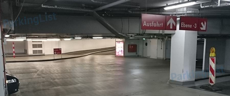 Innenansicht-2-Parkhaus Neven DuMont Strasse 1 Koeln 