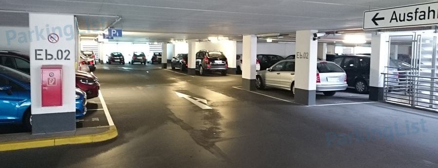 Innenansicht-1-Parkhaus Rhein Triadem Koeln 