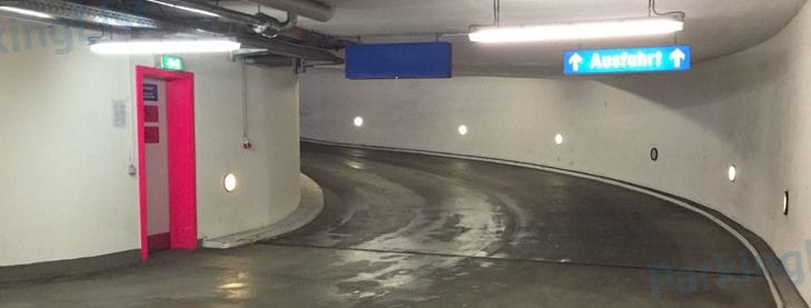 Auffahrt - Parkhaus Checkpoint Arkaden Berlin 