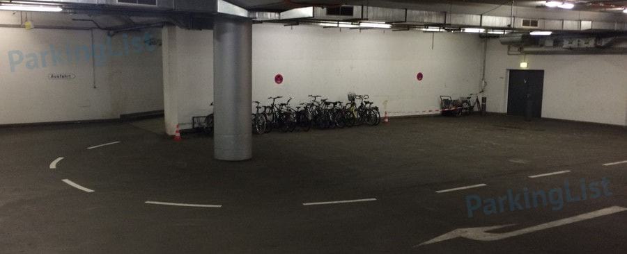 Innenansicht 1 - Parkhaus Franzoesische Strasse 39 Berlin 