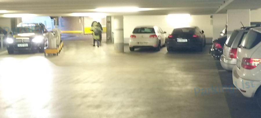 Innenansicht - Parkhaus Hans Sachs Platz Nuernberg 