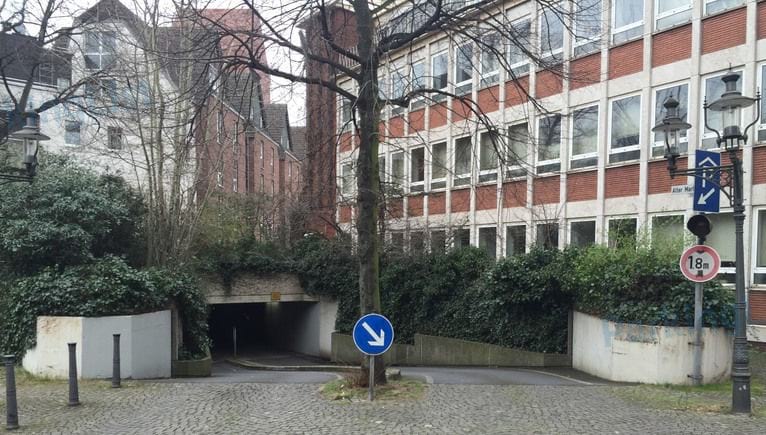 Zufahrt - Parkhaus Innenhafen Duisburg 