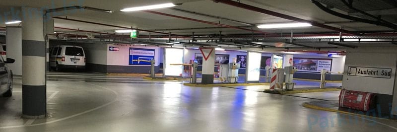 Innenansicht 1 - Parkhaus Rheinauhafen Koeln 