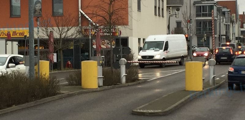 Zufahrt - Parkraum Nanz Center Kirchheim unter Teck 