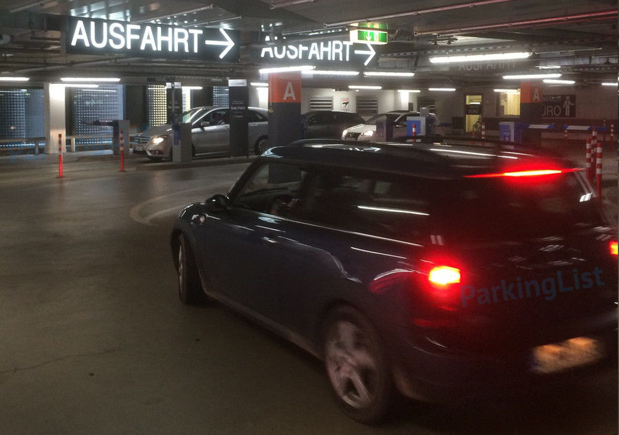 Innenansicht-3-Parkhaus-Höfe-am-Brühl-Leipzig