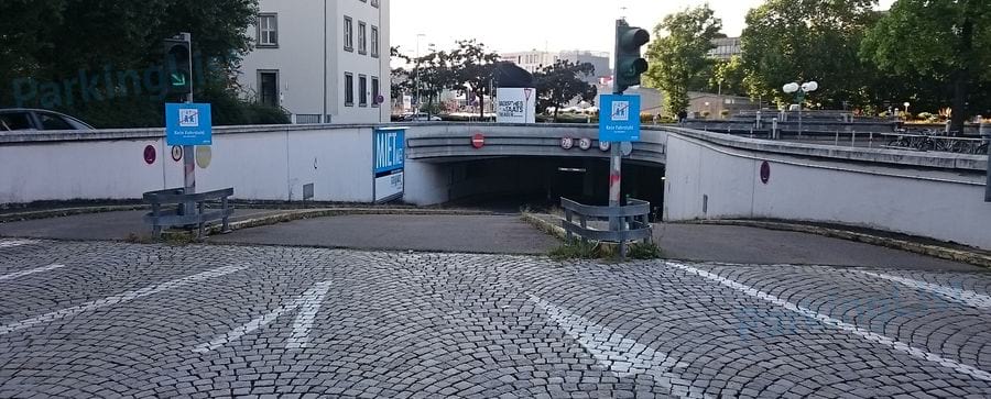 Außenansicht - Parkhaus Staatstheater Karlsruhe 