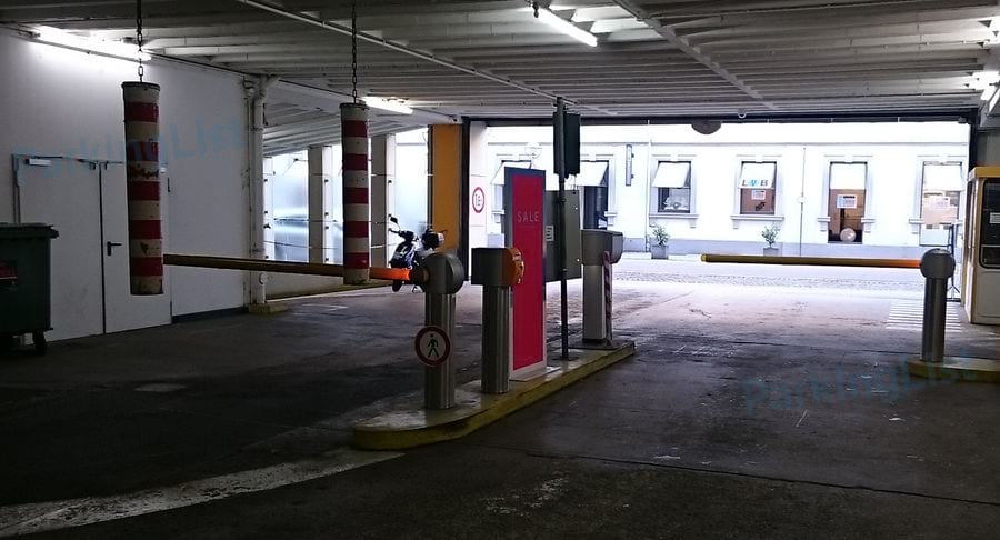 Einfahrt - Parkhaus Zirkel Karlsruhe 