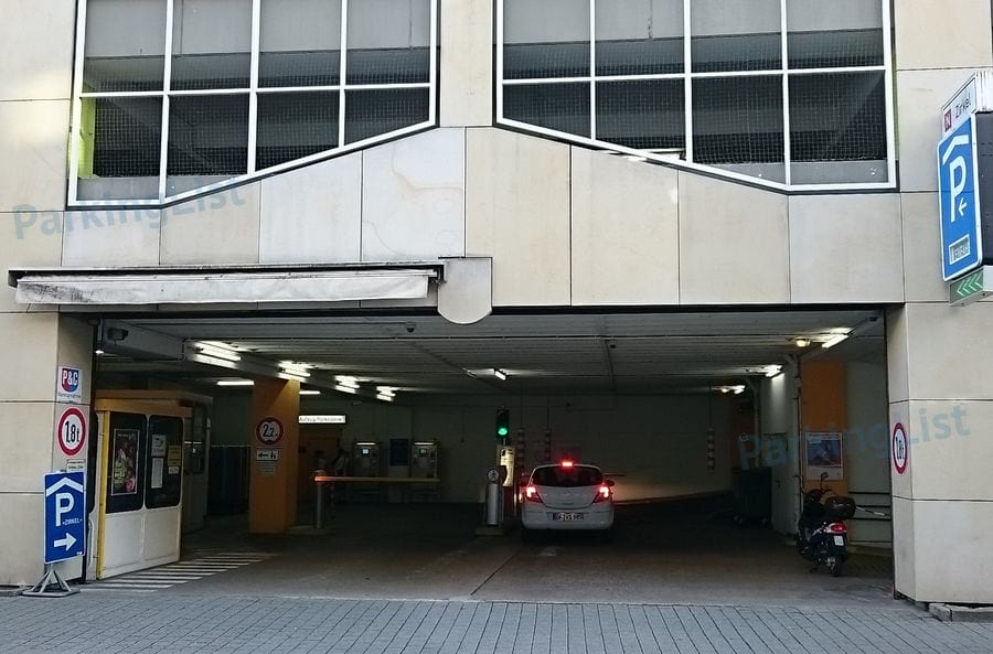 Außenansicht 1 - Parkhaus Zirkel Karlsruhe 