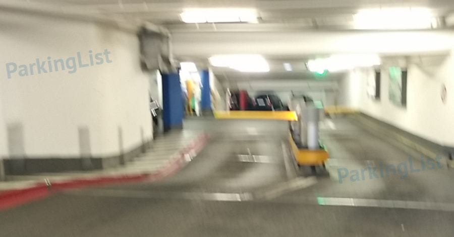 Innenansicht-1-Parkhaus Findelgasse Nuernberg 