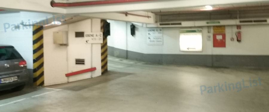 Innenansicht 2 - Parkhaus Galeria Kaufhof Koenigstrasse Nuernberg 