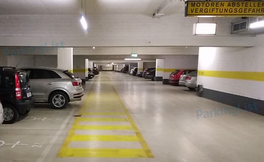 Innenansicht - Parkhaus Rotebuehlplatz Stuttgart 