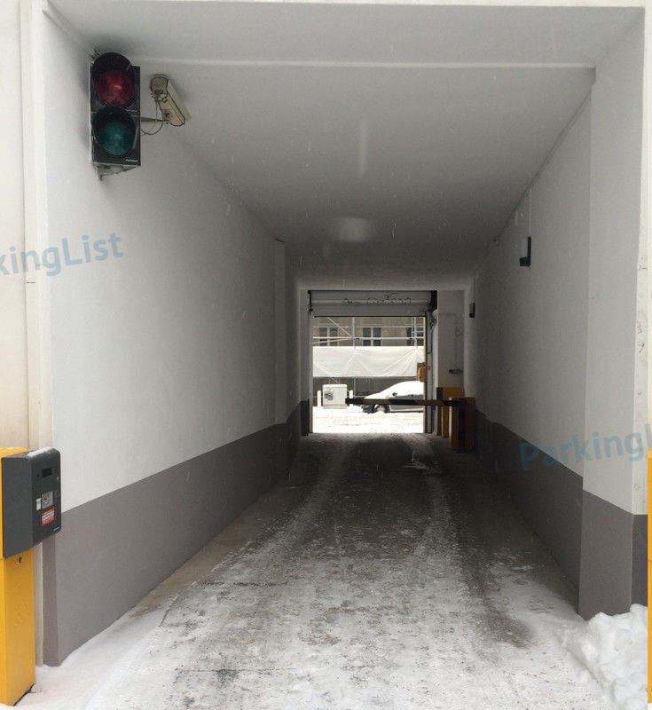 Durchfahrt - Parkplatz Am Koellnischen Park 1 Berlin 