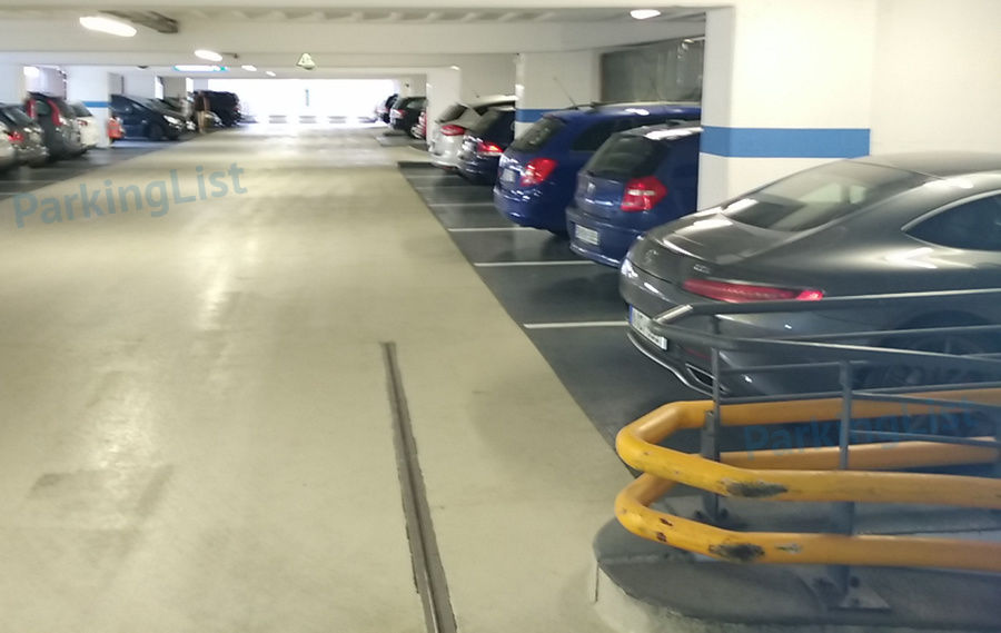 Innenansicht-2-Parkhaus Hauptmarkt Nuernberg 