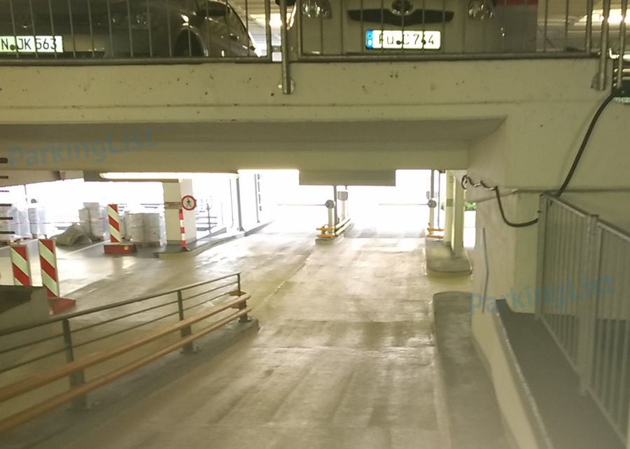 Innenansicht-3-Parkhaus Hauptmarkt Nuernberg 