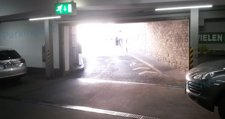 Ausfahrt - Parkhaus Kranengarage Würzburg 