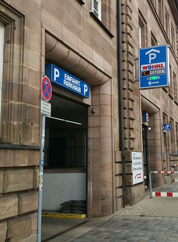 Parkhaus Wöhrl/ Saturn Nürnberg Parken in Nürnberg