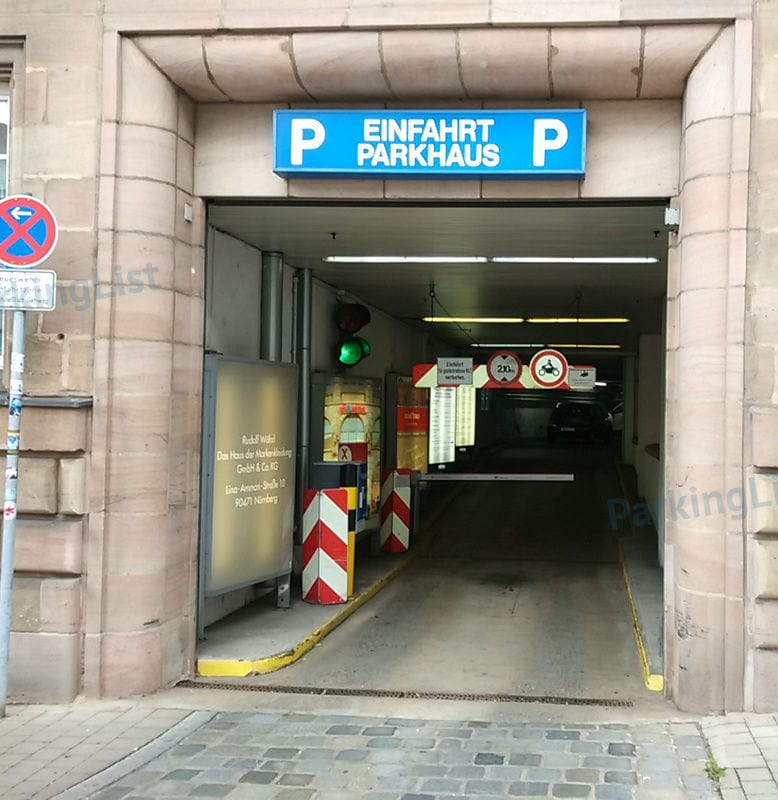 Parkhaus Wöhrl/ Saturn- Nürnberg - Parken in Nürnberg