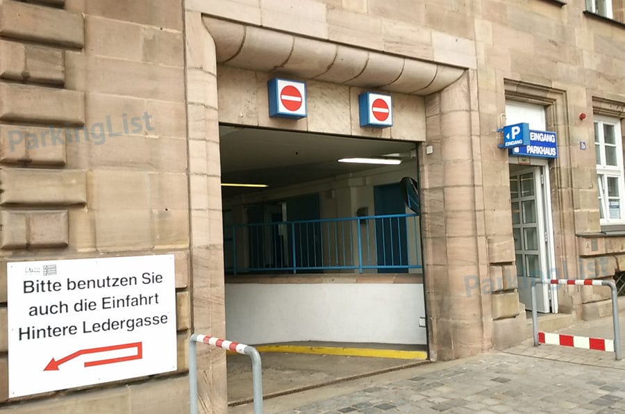 Parkhaus Wöhrl/ Saturn Nürnberg Parken in Nürnberg