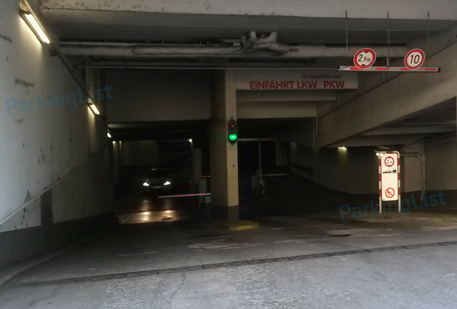 Einfahrt - Parkhaus Congresscentrum Würzburg 