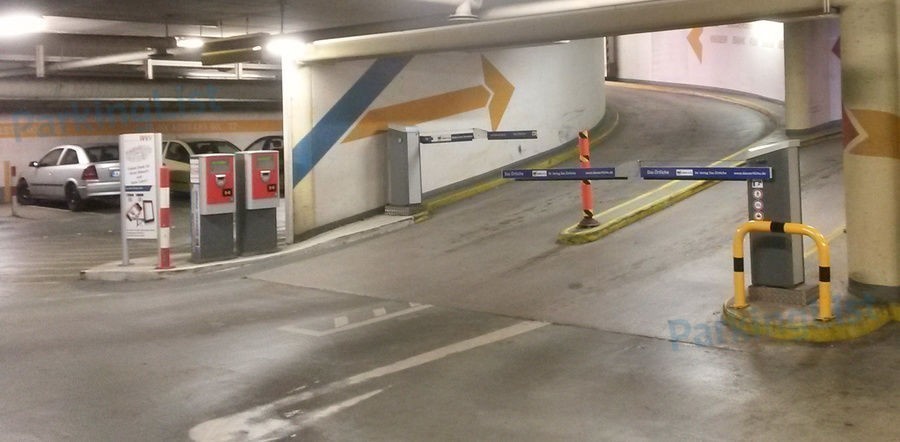 Innenansicht 2 - Parkhaus Juliusgarage Würzburg 