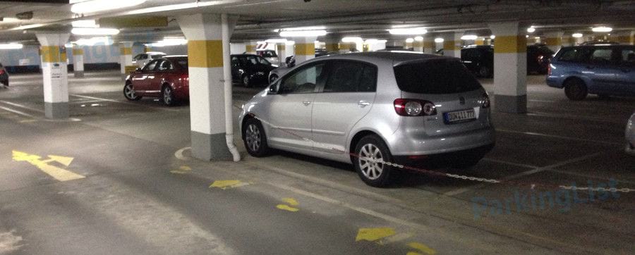 Innenansicht-2-Parkhaus Oper Bonn 