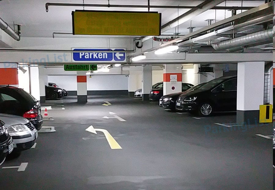 Innenansicht-2-Parkhaus Galerie Rostocker Hof Rostock 