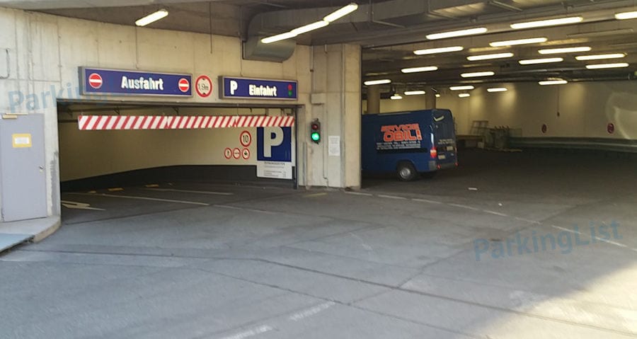 Innenansicht - Parkhaus Kroepeliner Strasse Rostock 