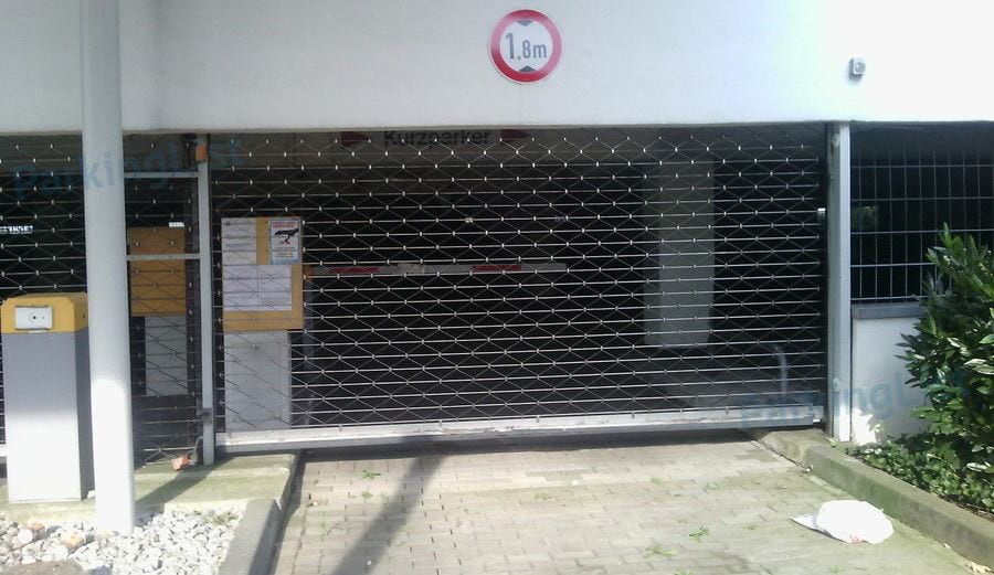 Außenansicht 3 - Parkhaus-Limbecker-Platz-Essen.jpg