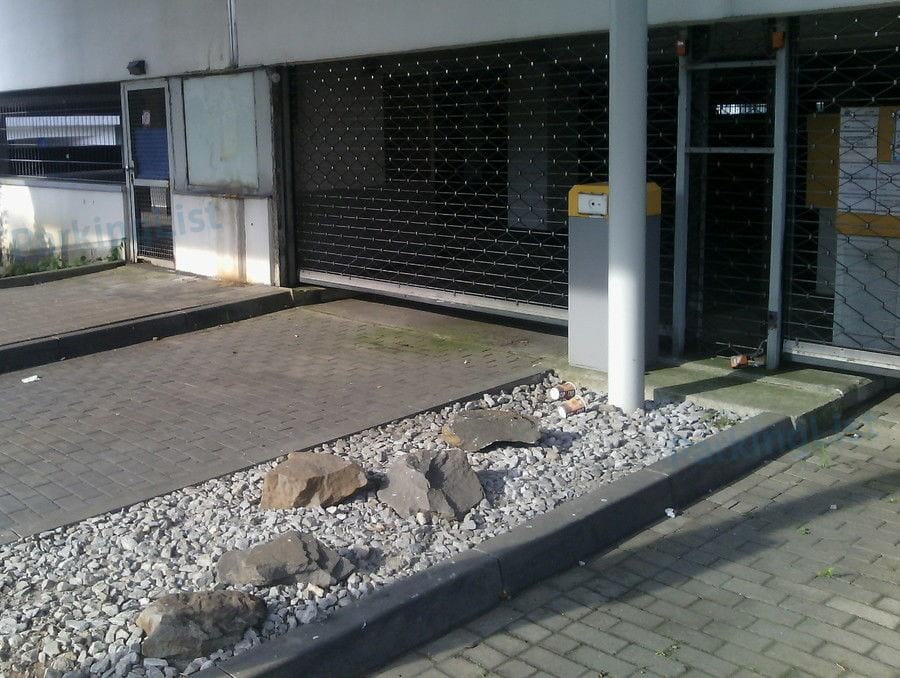 Außenansicht 2 - Parkhaus-Limbecker-Platz-Essen.jpg