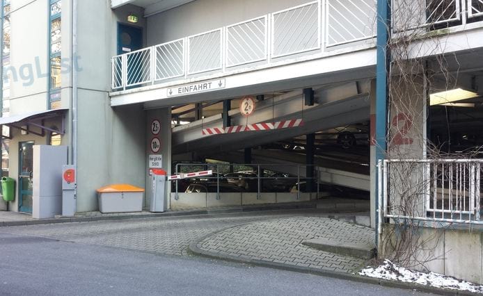 Zufahrt - Parkeinrichtung Vogelsangstrasse Petrus Krankenhaus Wuppertal 