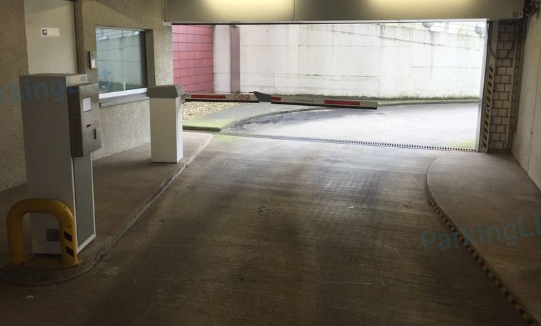 Innenansicht 1 - Parkhaus Pier Eins Duisburg 