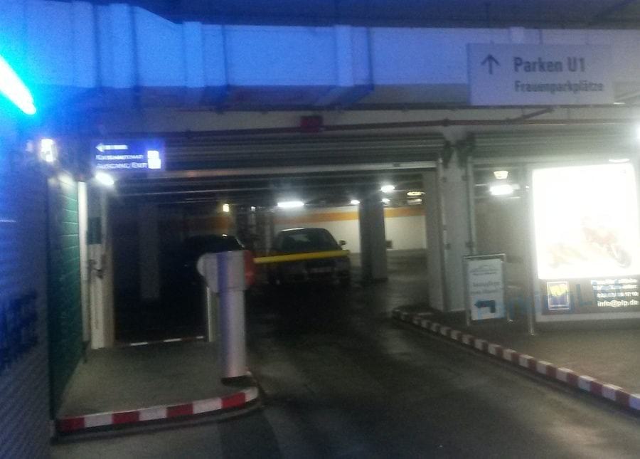 Innenansicht-1-Parkhaus-City-Quartier-Dom-Aquaree-Berlin