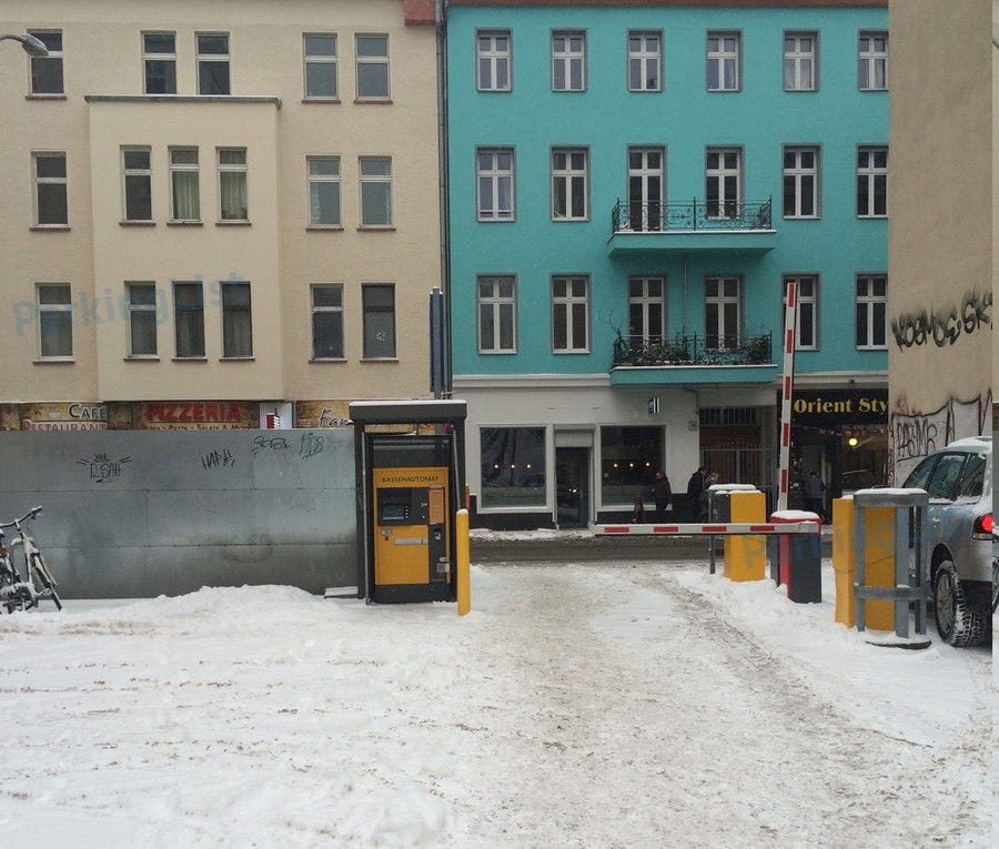 Ausfahrt - Parkplatz Am Koellnischen Park 1 Berlin 