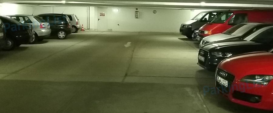 Innenansicht 1 - Parkplatz Koebelinger Markt Hannover 