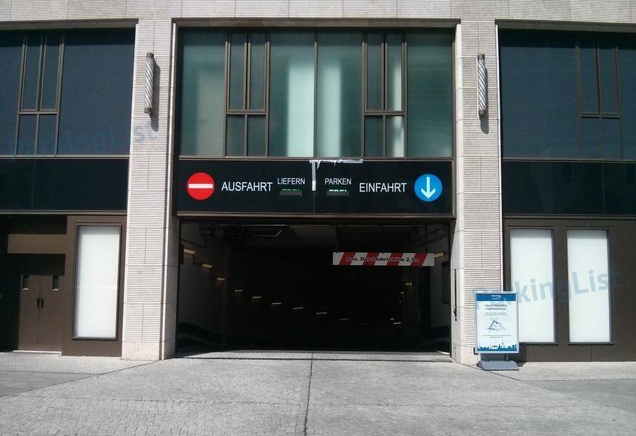 Einfahrt Tiefgarage Hotel Waldorf Astoria Berlin