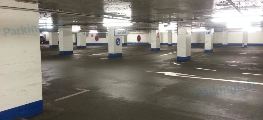 Innenansicht Parkhaus Friedensplatz in Bonn