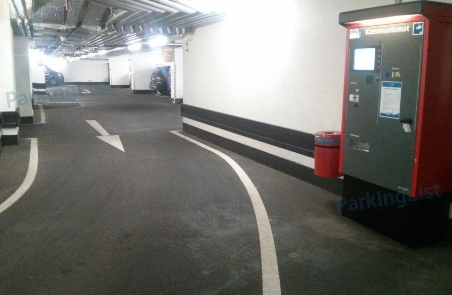 Innenansicht 3 Tiefgarage Hotel Waldorf Astoria Berlin