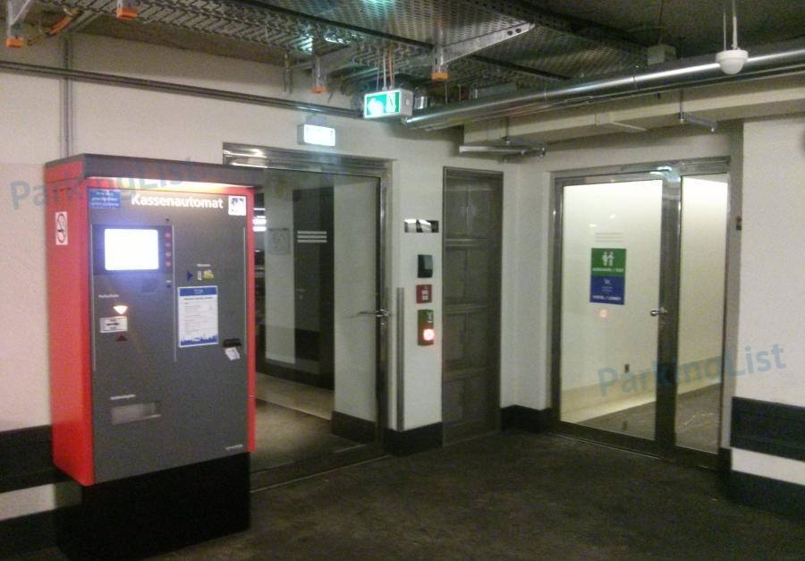 Innenansicht 4 Tiefgarage Hotel Waldorf Astoria Berlin