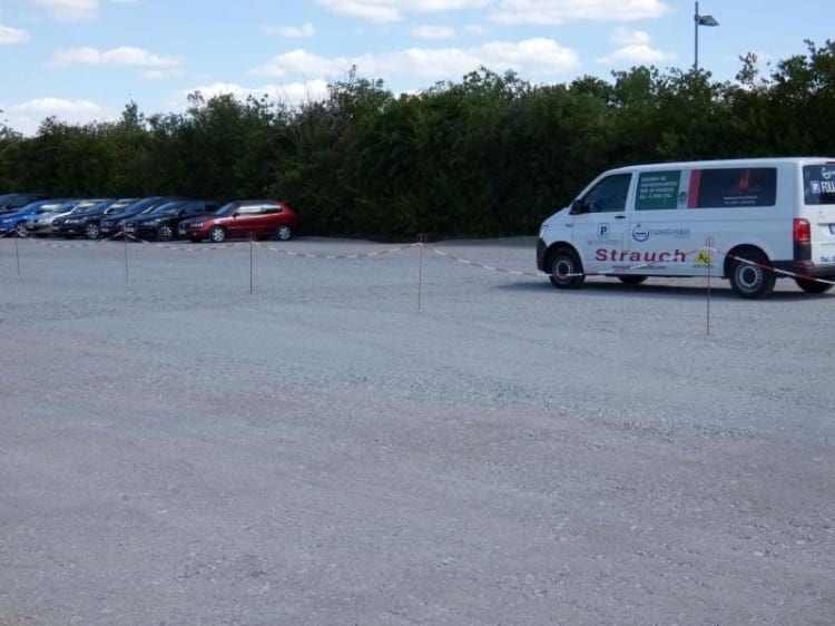 Parkplatz mit Shuttle Service zum Airport Halle-Leipzig