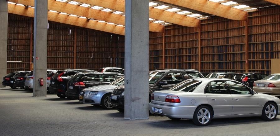 Valet Parken im Parkhaus nahe Airport Düsseldorf Ansicht 1