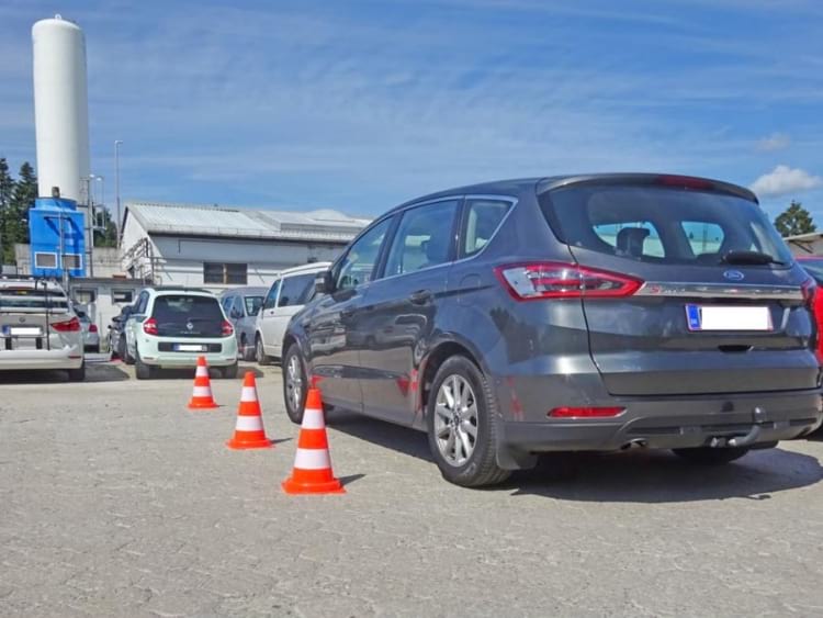 Parkplatz mit Shuttle Service am Flughafen Hamburg (HAM)