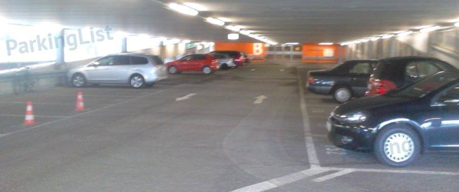 Innenansicht Parkhaus Aachen Arkaden