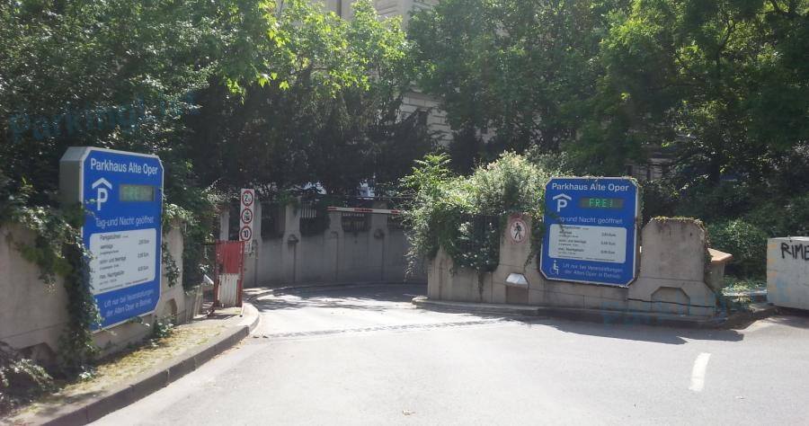 Einfahrt Parkhaus Alte Oper Frankfurt am Main