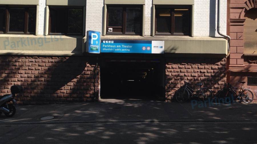 Einfahrt Parkhaus Am Theater in Heidelberg