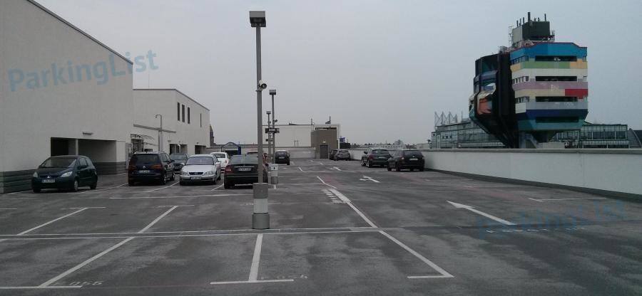 Parkhaus Boulevard Berlin - Aussenparkdeck (Blick auf Bierpinsel)
