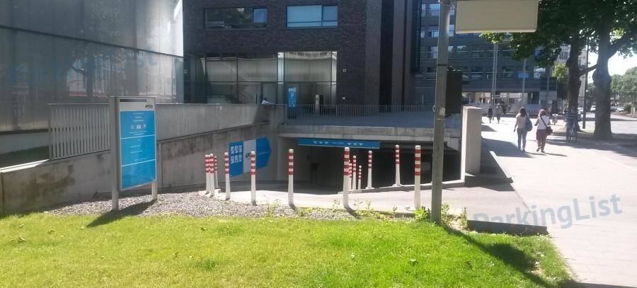 Einfahrt Parkhaus Cäcilienstrasse in Köln